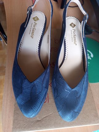 Zapatos Pie Santo azules destalonados