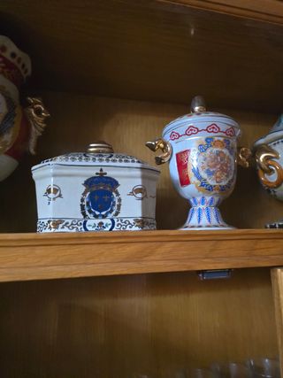 Juego 5 Vasijas Porcelana Dorada