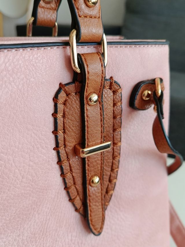 Bolso rosa y marrón
