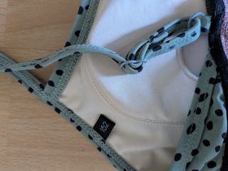 Bikini de niña - Teal con lunares negros. Protest