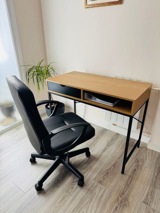 Silla de oficina  (con posibilidad de escritorio)