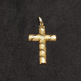 Colgante Cruz de oro de 18k, 1.06 g.
