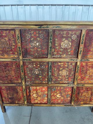 Cómoda tibetano antigua pintado 
