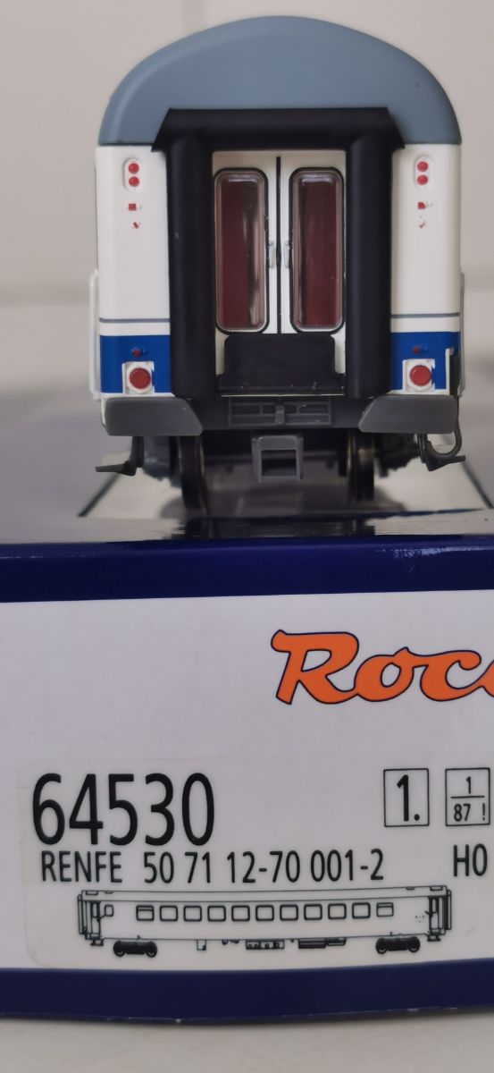 ROCO 64530 HO. Coche grandes líneas serie 9000