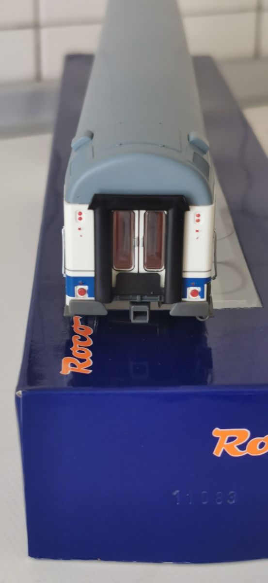 ROCO 64530 HO. Coche grandes líneas serie 9000