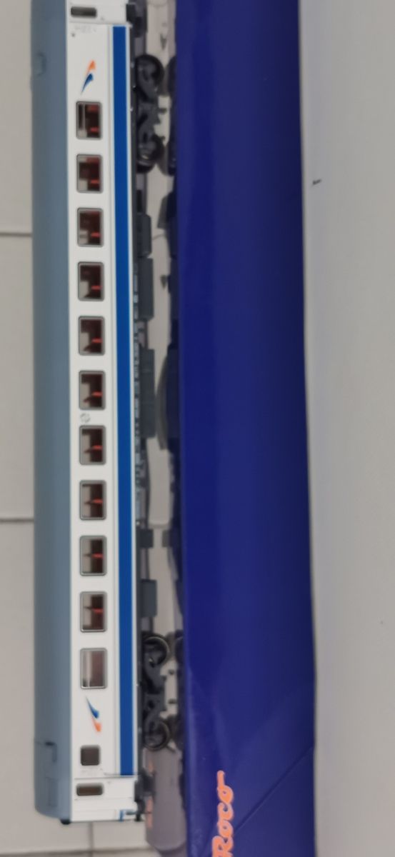 ROCO 64530 HO. Coche grandes líneas serie 9000