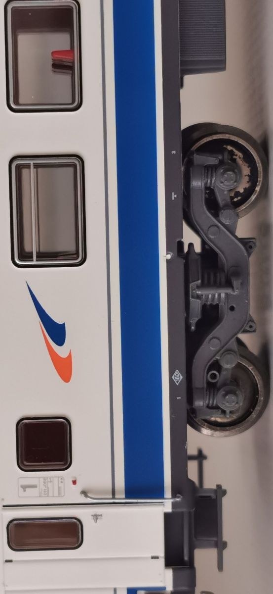 ROCO 64530 HO. Coche grandes líneas serie 9000