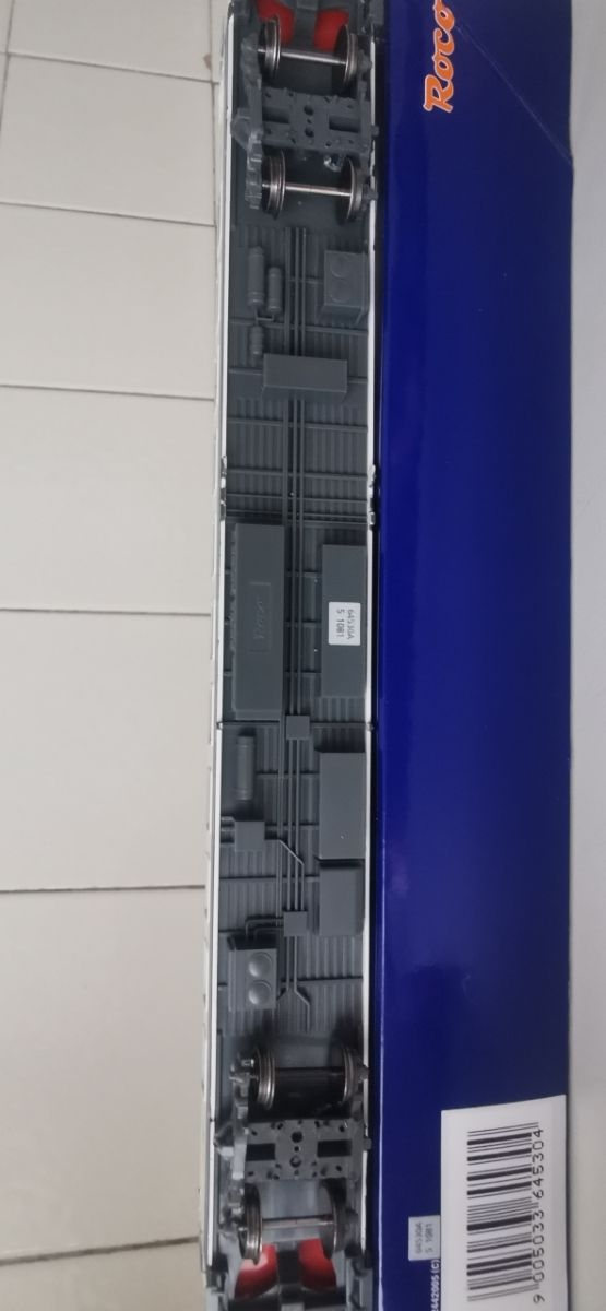 ROCO 64530 HO. Coche grandes líneas serie 9000