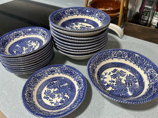 Vajilla inglesa diseño Willow azul y blanco