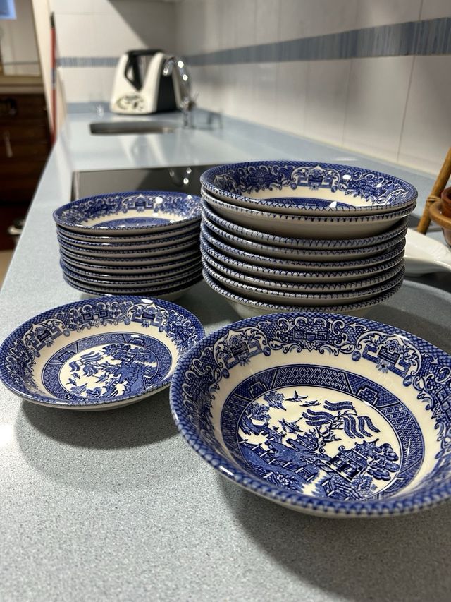 Vajilla inglesa diseño Willow azul y blanco