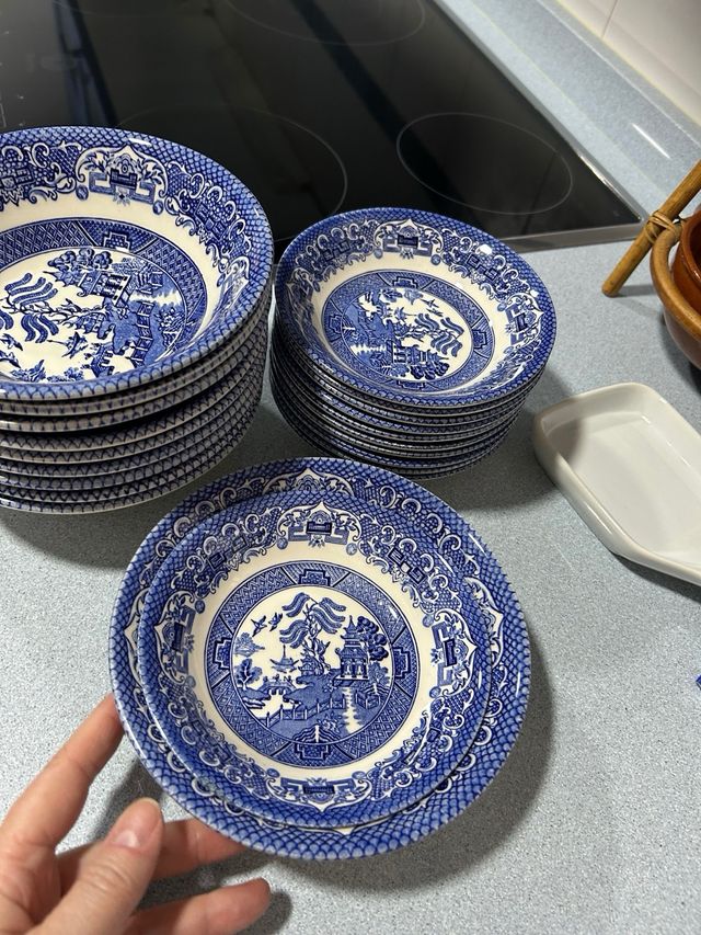 Vajilla inglesa diseño Willow azul y blanco