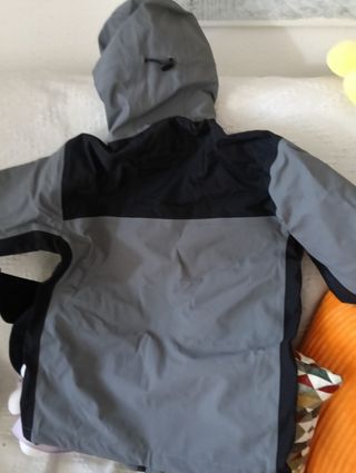 Chaqueta BAZASIA gris y negra