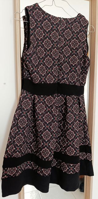 Vestito floreale nero a trapezio