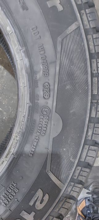 Neumático Continental VancoCamper 215/70 R15