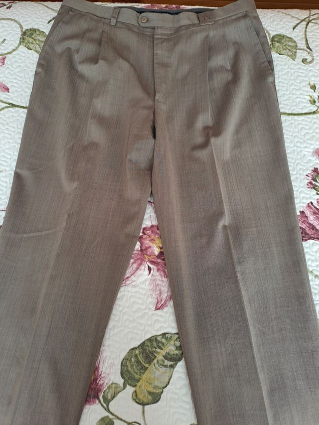 Pantalones Burberry marrón talla 46 entretiempo