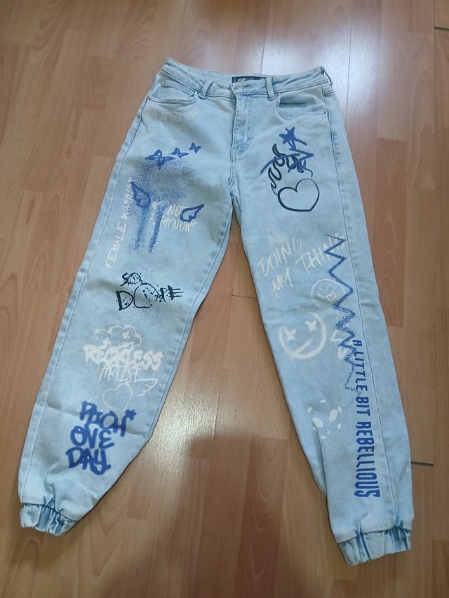 Vaqueros rotos azules