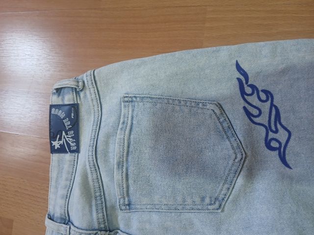 Vaqueros rotos azules