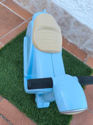Maleta infantil con ruedas tipo scooter 