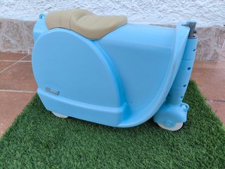 Maleta infantil con ruedas tipo scooter 