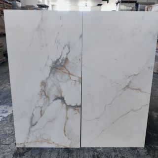 Lote de 100m2 de azulejos imitación mármol 60x120