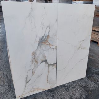Lote de 100m2 de azulejos imitación mármol 60x120