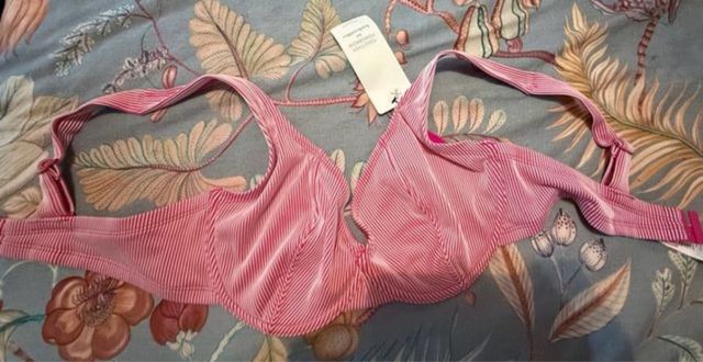 Bikini superior rosa y rojo