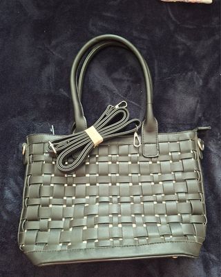 Bolso negro tejido