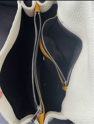 Bolso Carolina Herrera Baret blanco-amarillo