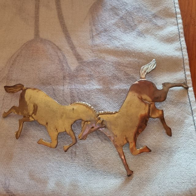 Decorazione vintage in ottone con 2 cavalli