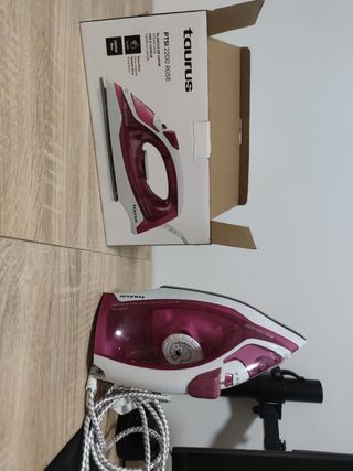 Plancha Taurus PTSI 2200 Rosa - 2200W