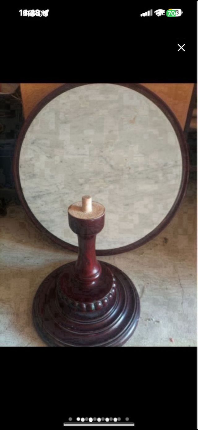 Mesita redonda mármol-madera