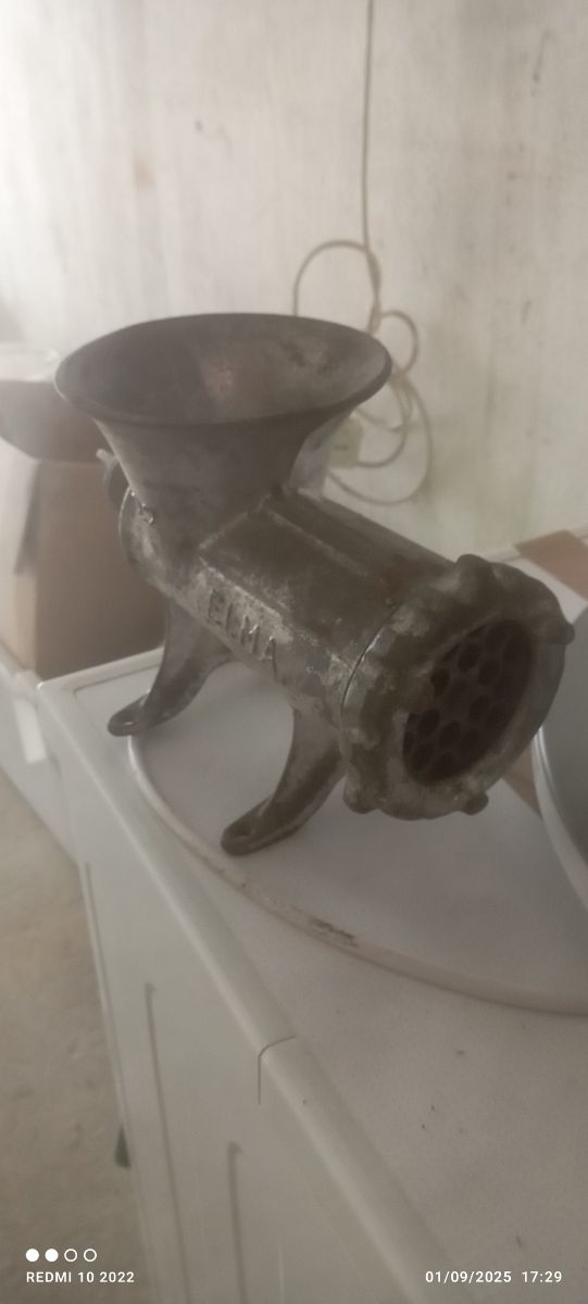 Picadora carne antigua ELMA número 22