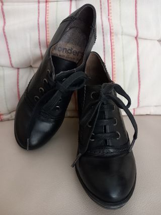 Zapatos de piel negros Wonders