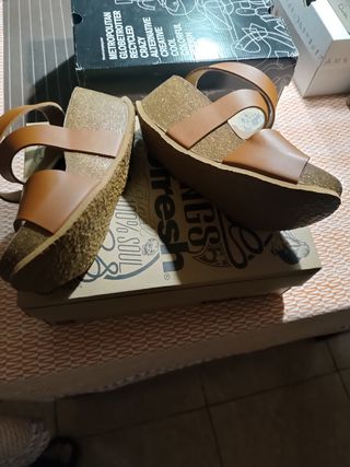 Sandalias marca Bayton, nuevas 