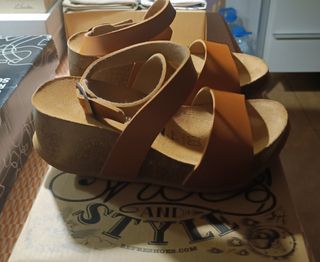 Sandalias marca Bayton, nuevas 