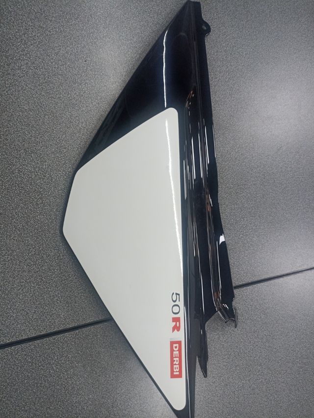 Derbi 50R Tapa Lateral Izquierda