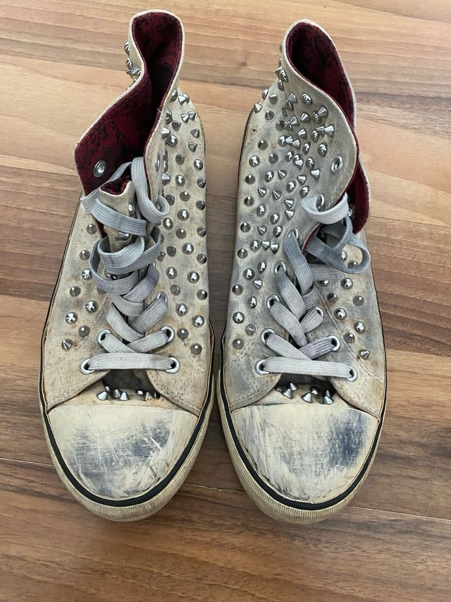 Zapatillas Zara con tachuelas