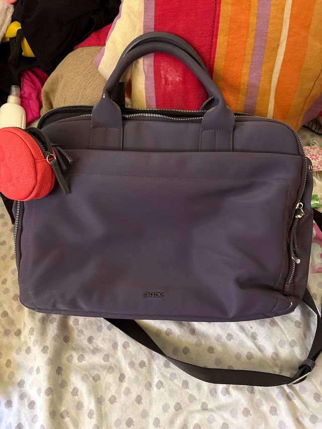 Maletín morado para portátil