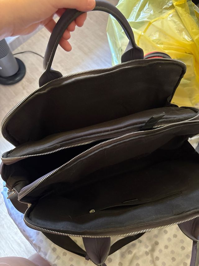 Maletín morado para portátil