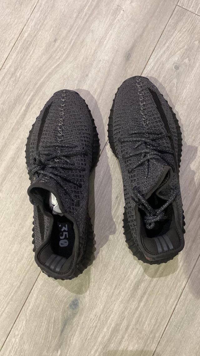 Zapatillas Yeezy 350 V2 negras