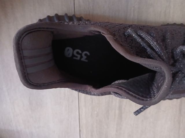 Zapatillas Yeezy 350 V2 negras