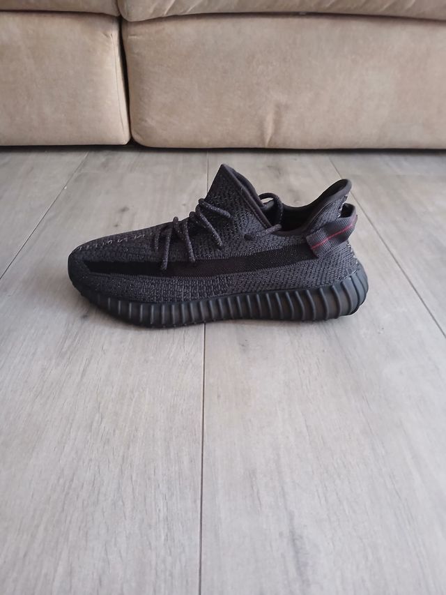 Zapatillas Yeezy 350 V2 negras