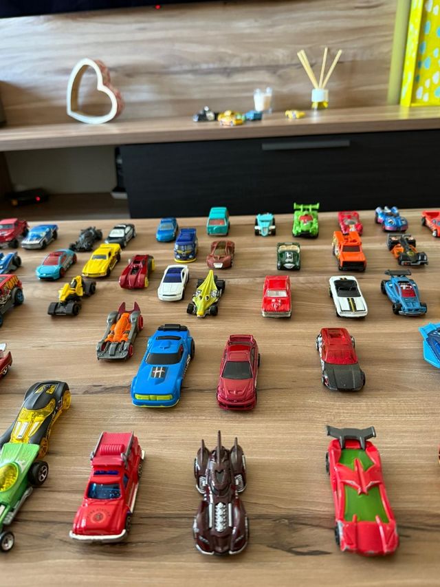 73 Coches Hot Wheels