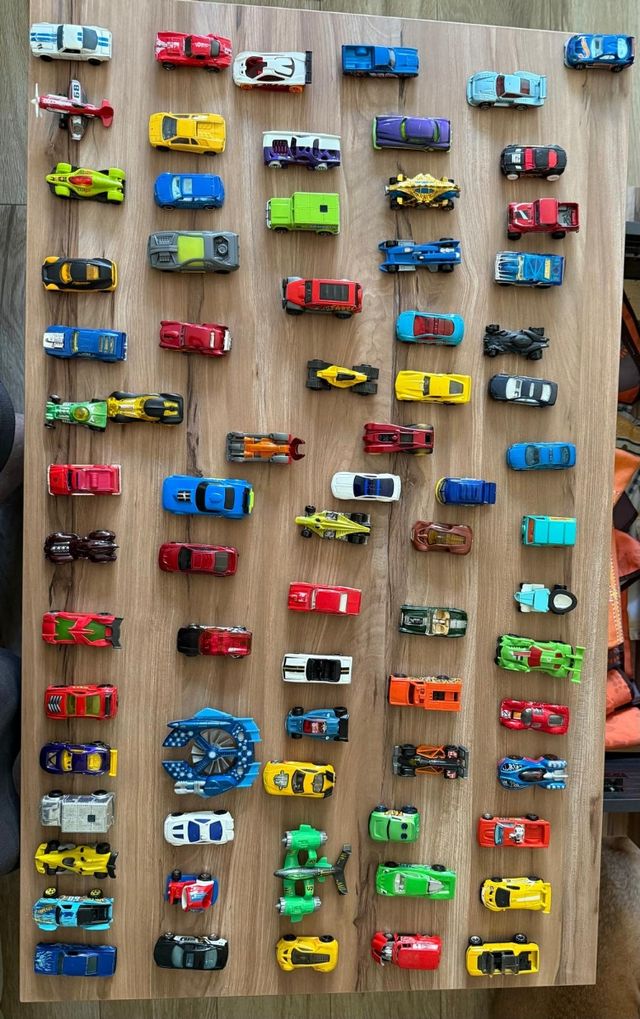 73 Coches Hot Wheels