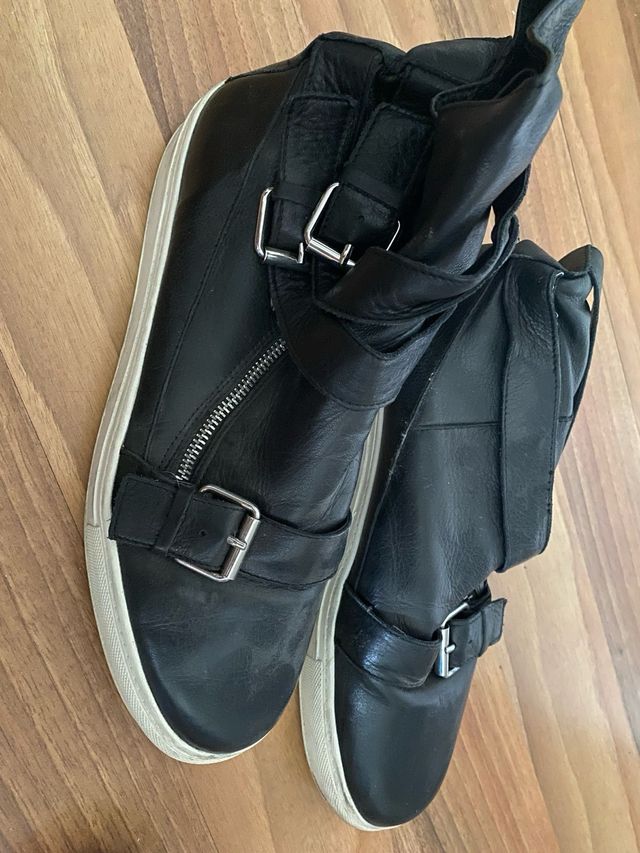 Botas Zara negras hebillas