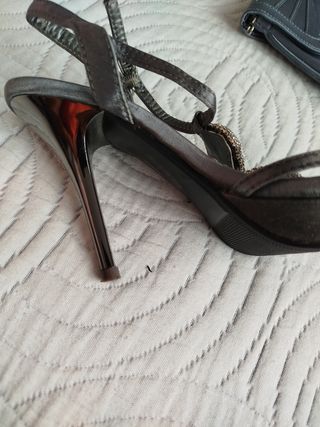 Tacones Johanna Schultz Gris