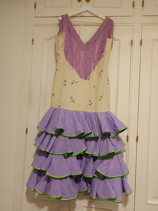 Traje Flamenca beige y morado 44-46