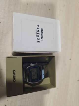 Casio reloj vintage plateado
Modelo A164WA