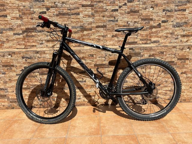 Bicicleta de montaña BH Expert 7.5 26"