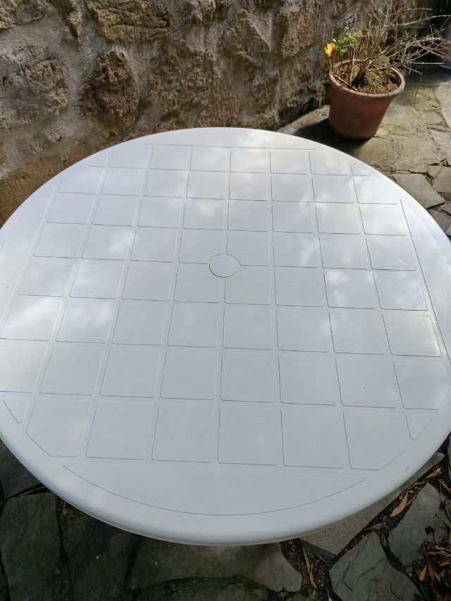 Tavolo da giardino Mesa in plastica bianca